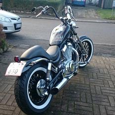 Suzuki Vs 700 Intruder  SOLGT !