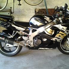 Honda cbr 900 rr