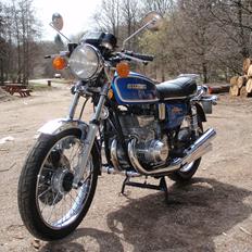 Suzuki gt 550 m