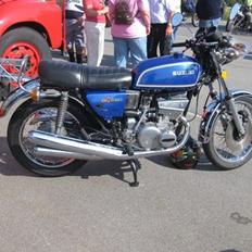 Suzuki gt 550 m