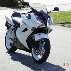 Honda vfr800A  (Vtec)