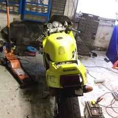 Suzuki gsx-r 400r (solgt)