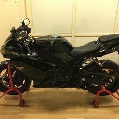 Yamaha YZF R1