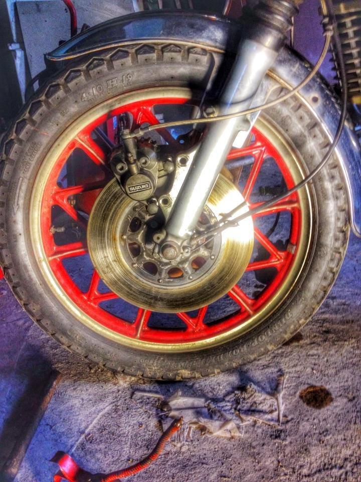 Suzuki GT 750 B - fælgende nu billede 5