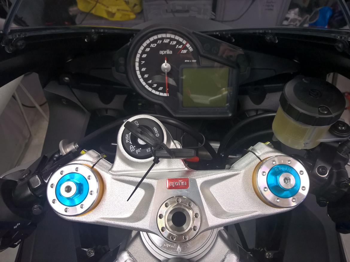 Aprilia RSV4RR Racepack SOLGT (Bane cykel) billede 10