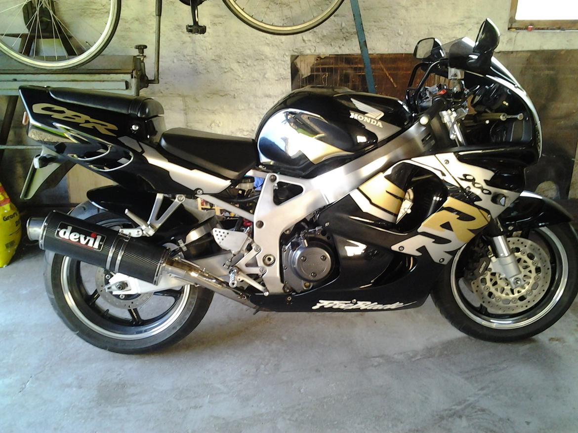 Honda cbr 900 rr billede 1