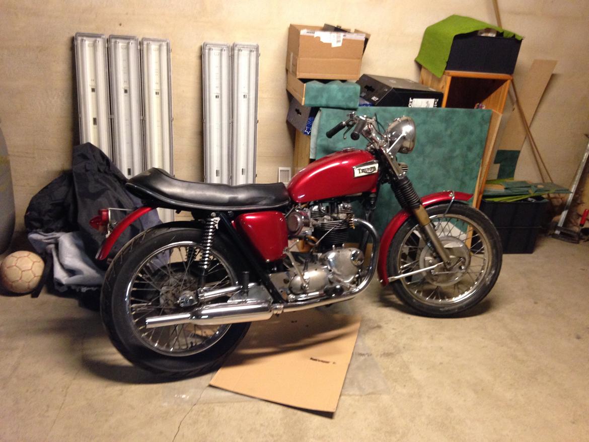 Triumph T120 - Da jeg lige havde fået den hentet hjem fra Kbh til Jylland. billede 2