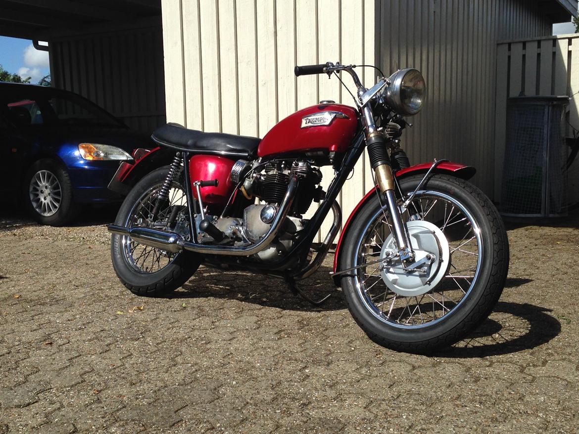 Triumph T120 billede 1