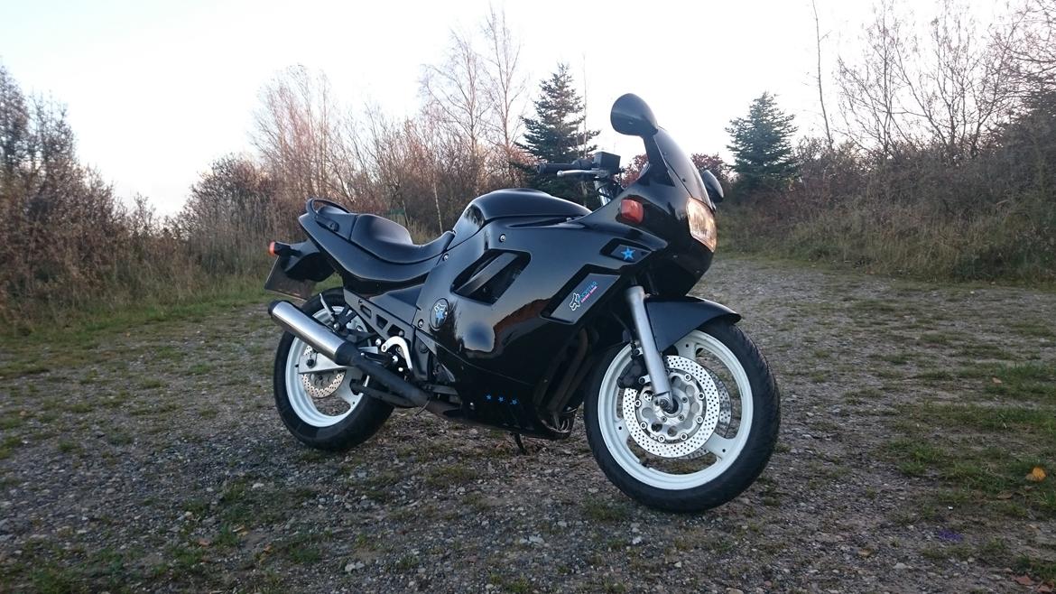 Suzuki gsx 600 f  billede 1