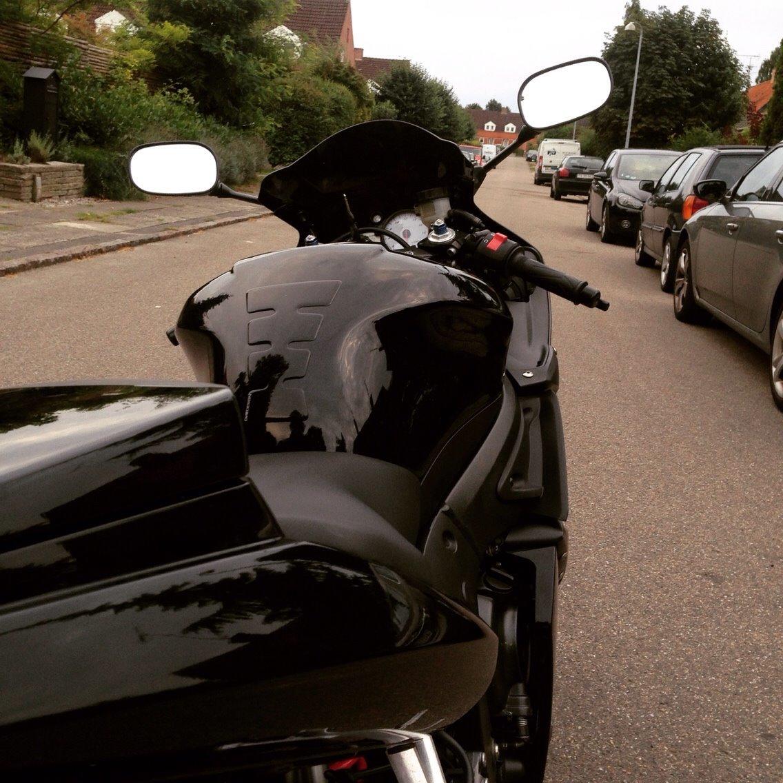 Yamaha R6 billede 12