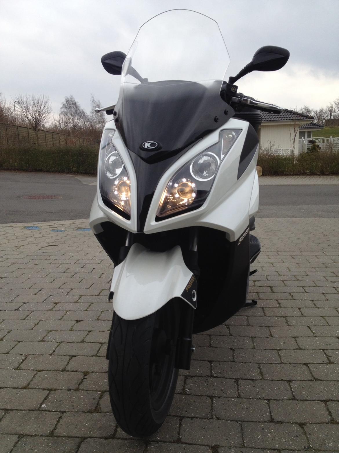 Kymco Downtown 300i ABS billede 1