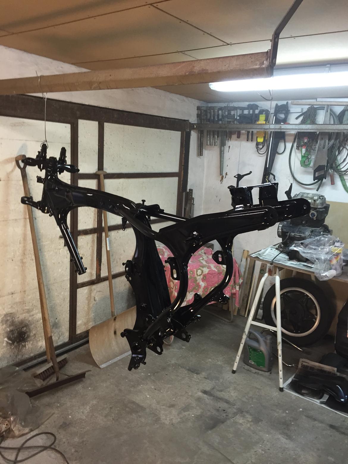 Honda CM400T - Lidt malerarbejde billede 3