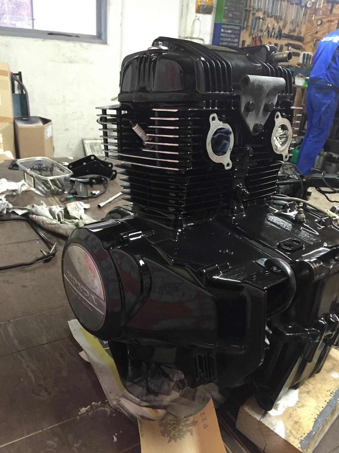 Honda CM400T - Motor malet billede 9