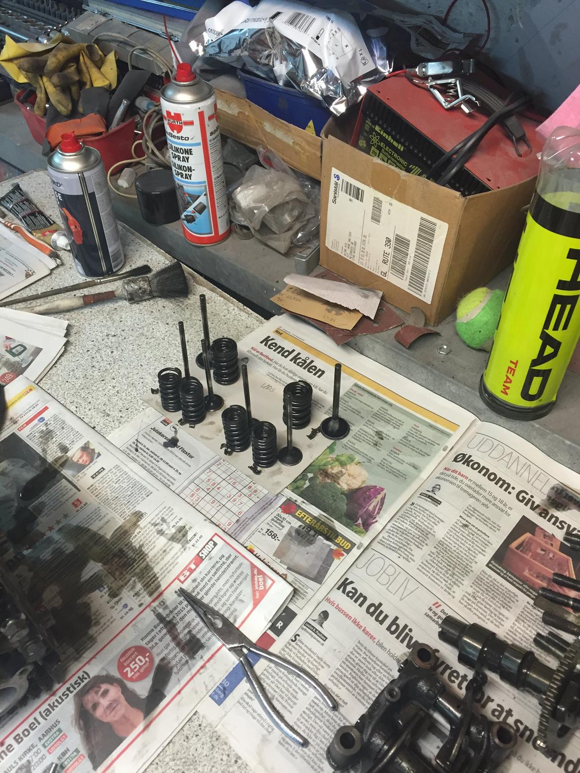 Honda CM400T - Klar til slibning af ventiler billede 7