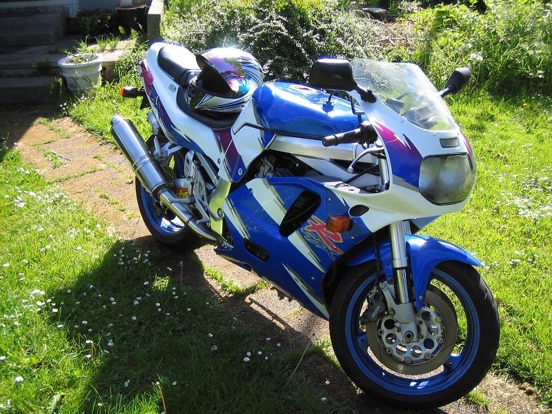 Suzuki GSXR 750 billede 1