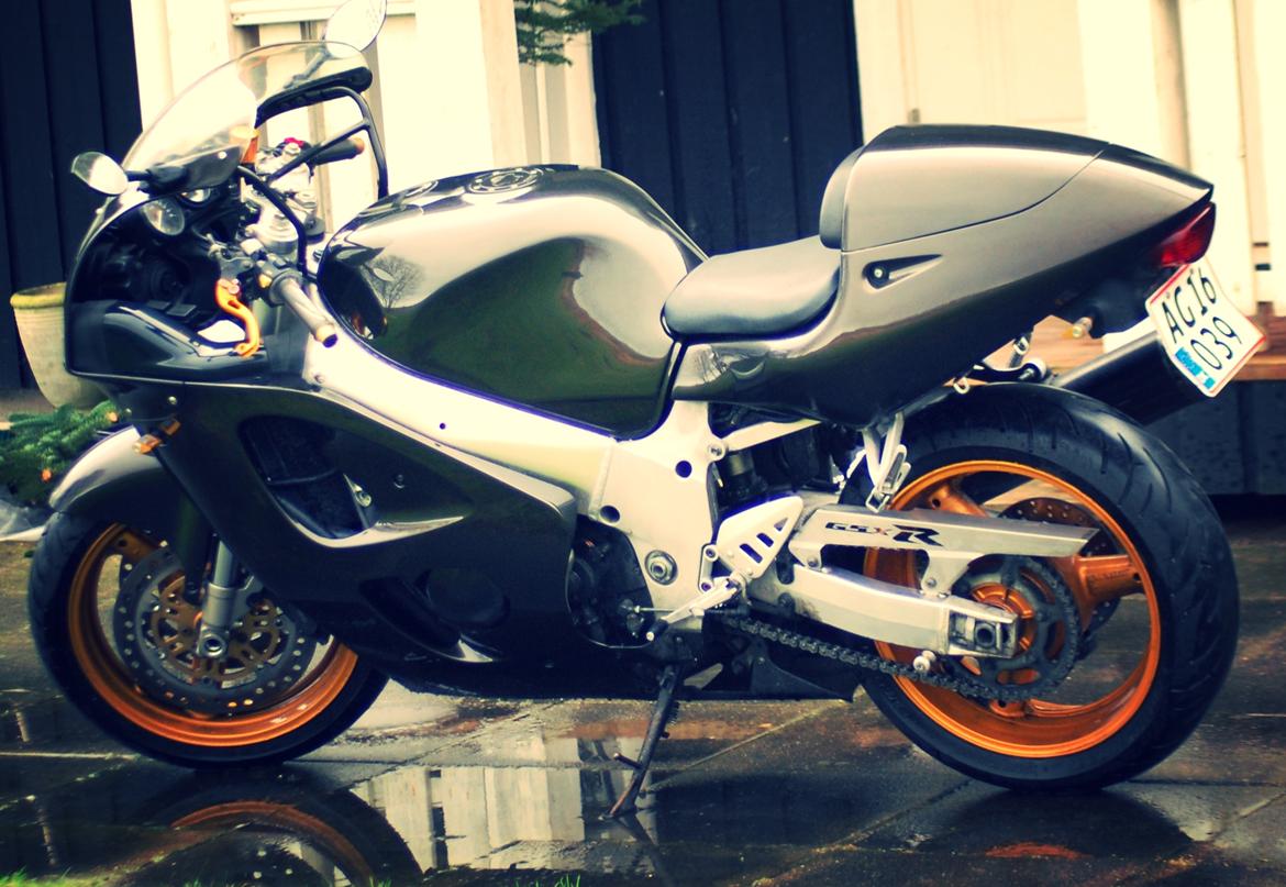 Suzuki GSX-R 600 SRAD billede 4