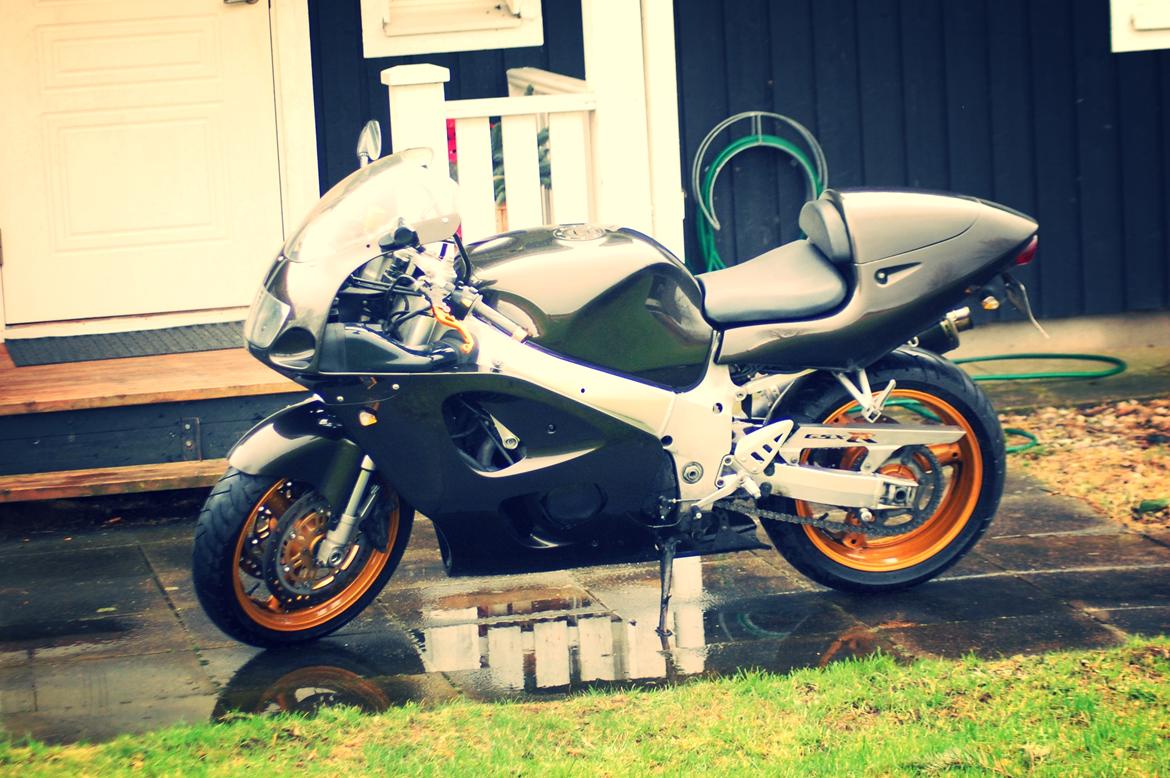 Suzuki GSX-R 600 SRAD billede 5