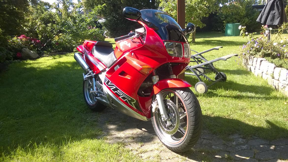 Honda VFR 750 RC36-1 billede 2