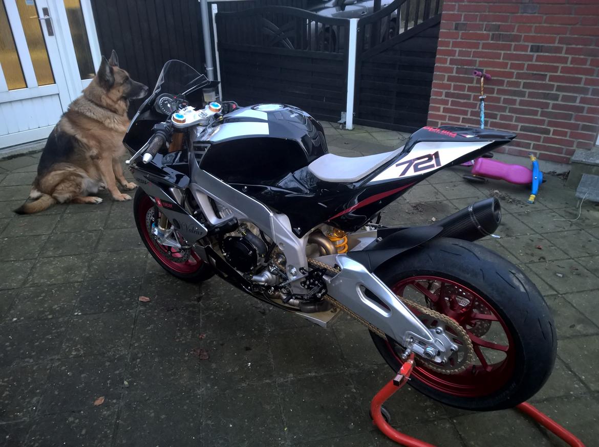 Aprilia RSV4RR Racepack SOLGT (Bane cykel) billede 6