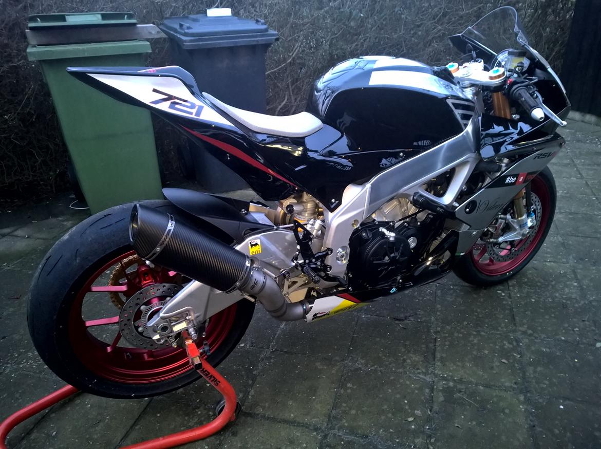 Aprilia RSV4RR Racepack SOLGT (Bane cykel) billede 8