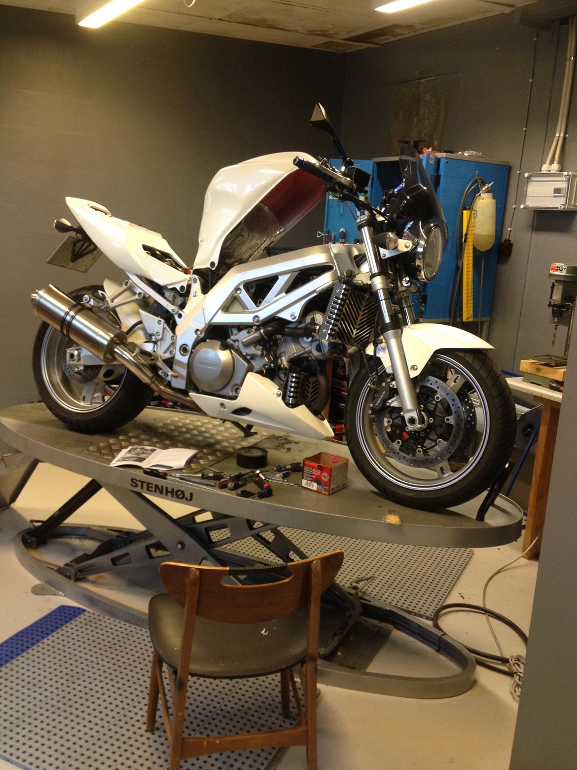 Suzuki SV 1000 N - En dag hos MR Dyno.. powercommander montage og just billede 28
