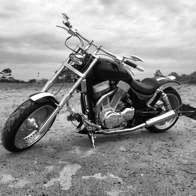 Suzuki Intruder 1400 billede 1