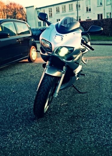 Suzuki SV650S - Lækkert 6000K LED lys billede 5