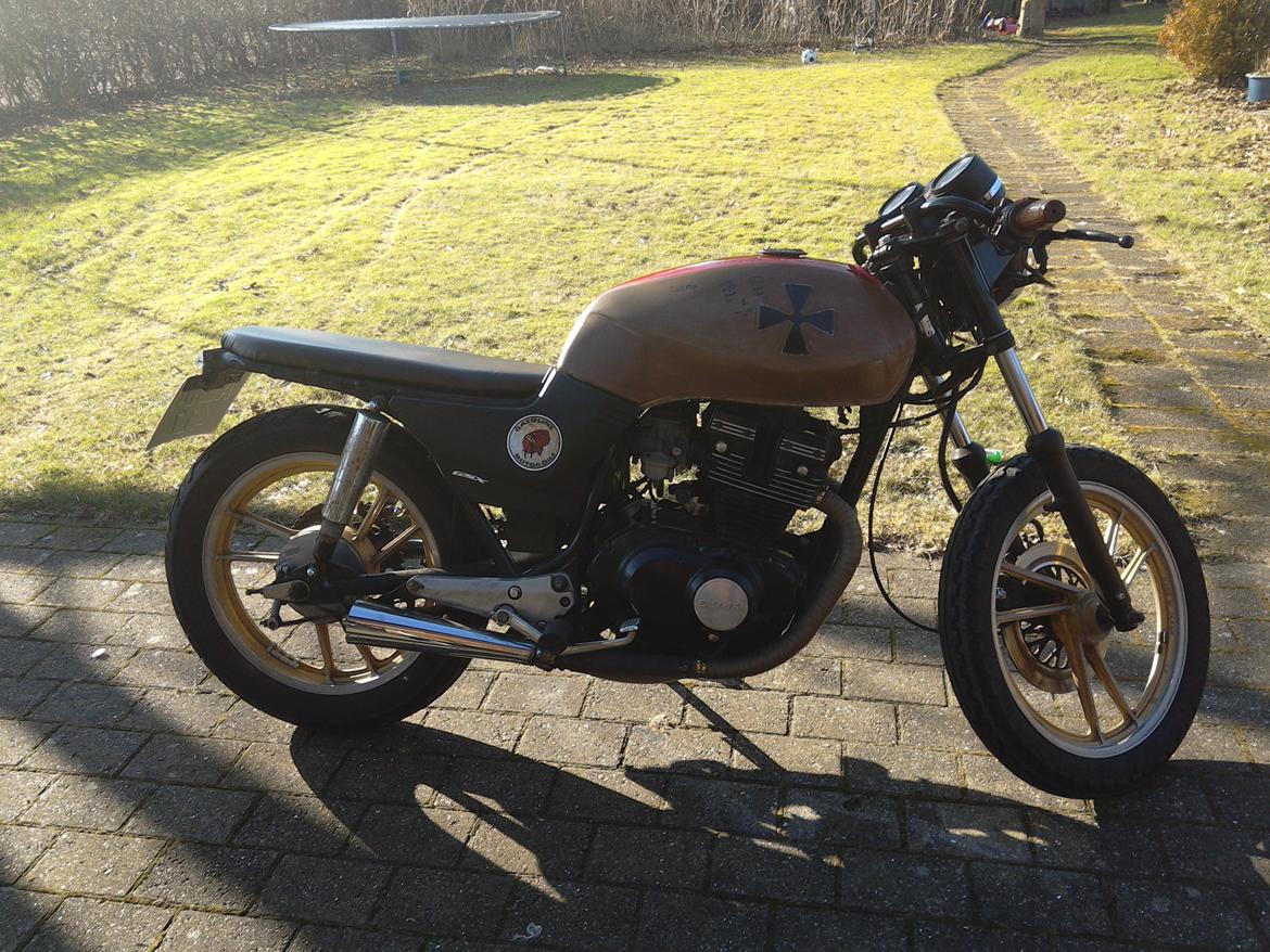 Suzuki Gsx 250 es billede 1