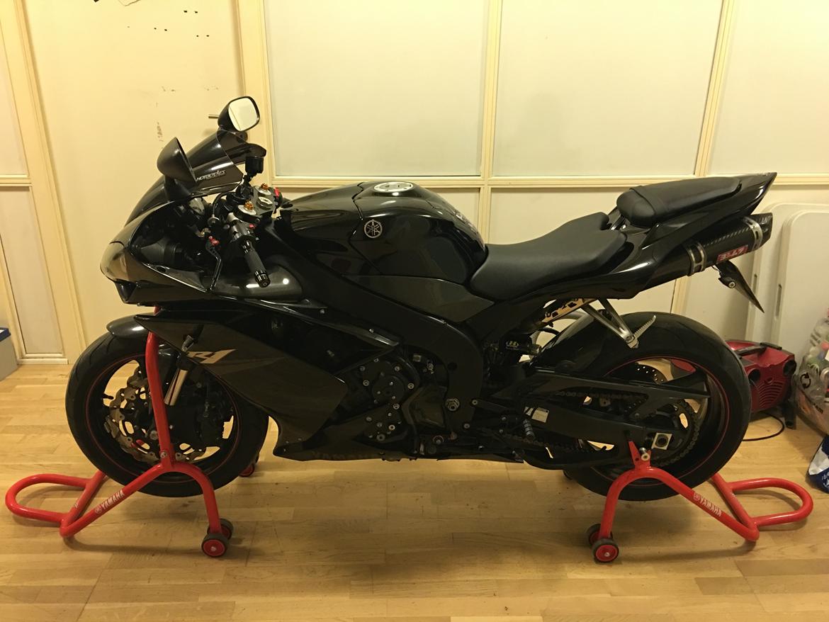 Yamaha YZF R1 billede 2