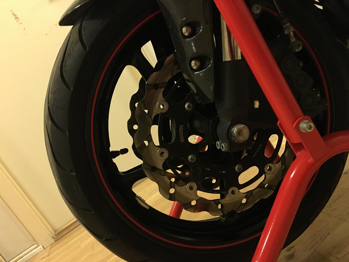 Yamaha YZF R1 billede 7