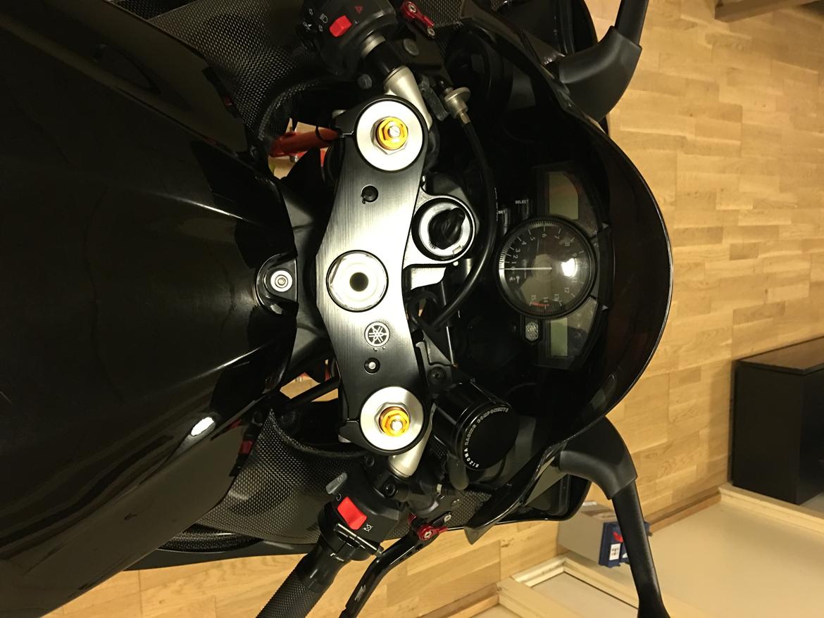 Yamaha YZF R1 billede 8