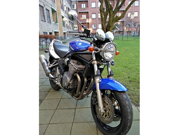 {{currentPhoto.altText}} billede {{currentPhoto.number}}