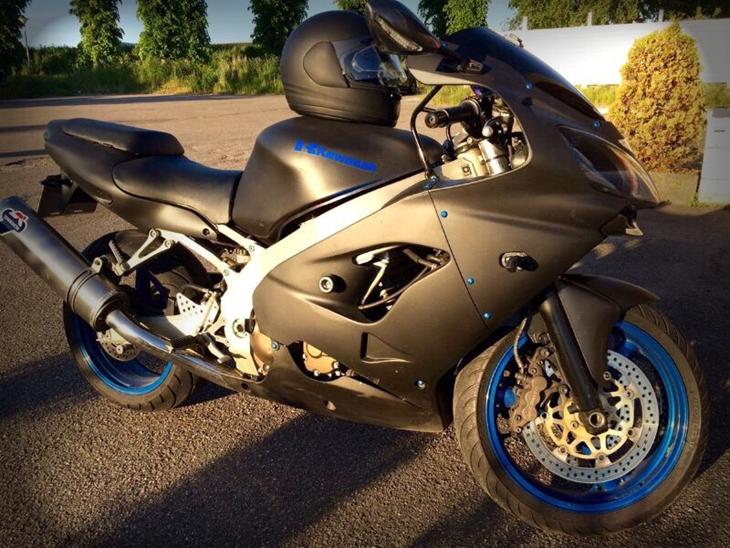 {{currentPhoto.altText}} billede {{currentPhoto.number}}