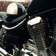 Suzuki Intruder VS 700