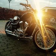 Suzuki Intruder VS 700