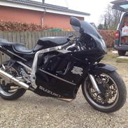 Suzuki GSXR Slingshot Gixxer