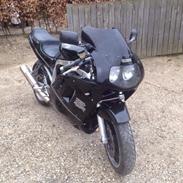 Suzuki GSXR Slingshot Gixxer