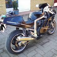 Suzuki GSXR Slingshot Gixxer