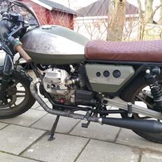 Moto Guzzi V50 NATO Cafe/Bratstyle.