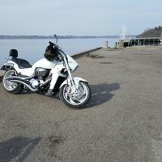 Suzuki Intruder (VZR) M-1800