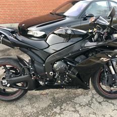 Yamaha YZF R1