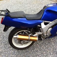 Yamaha fzr 600 SOLGT :(