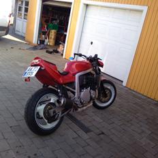 Suzuki gsxR 750