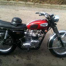 Triumph Tr6c/ Trophy 650.