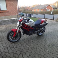 Ducati Monster 1100