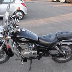 Suzuki GZ250 Marauder SOLGT