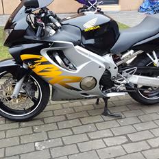 Honda CBR 600 f4 (solgt)