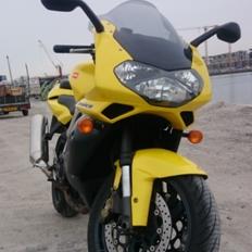 Aprilia SL1000 Falco