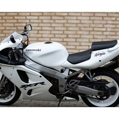 Kawasaki Ninja ZX7R