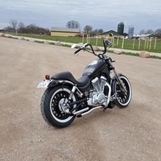 Suzuki Vs 700 Intruder  SOLGT !